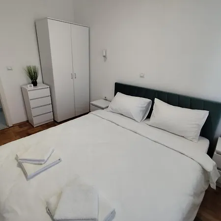 Capital Apartment, Near Center And Transport Διαμέρισμα *